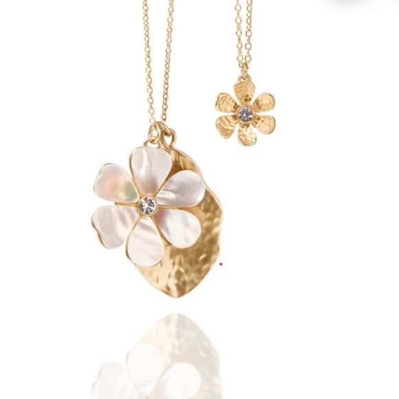 Spartina 449 Garden Flower Necklace - Picture 2 of 3